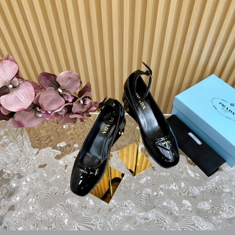 Pra*a high heels